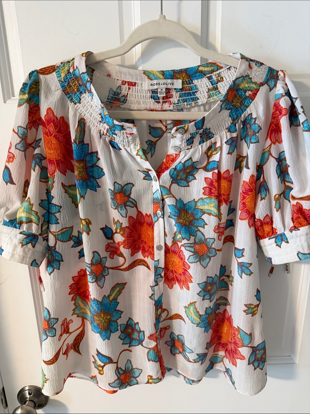 Rose + Olive Floral Smocked Button-Front Blouse White Blue Orange Medium